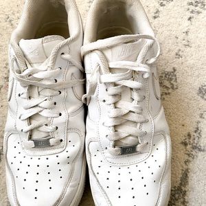 Used but good condition Nike Air Force 1 shoes